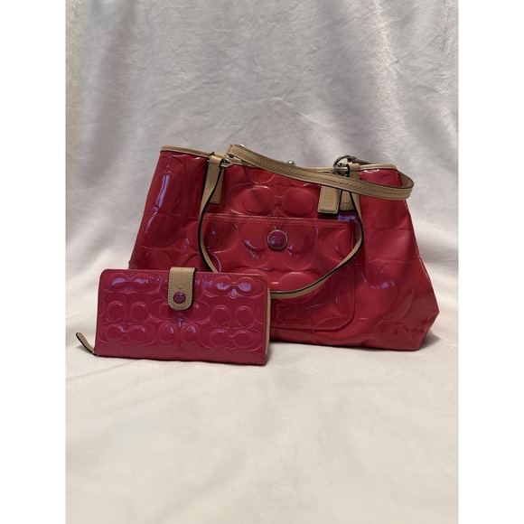 Coach Handbags - Coach patent leather tote bag in mulberry pink with tan leather trim w wallet